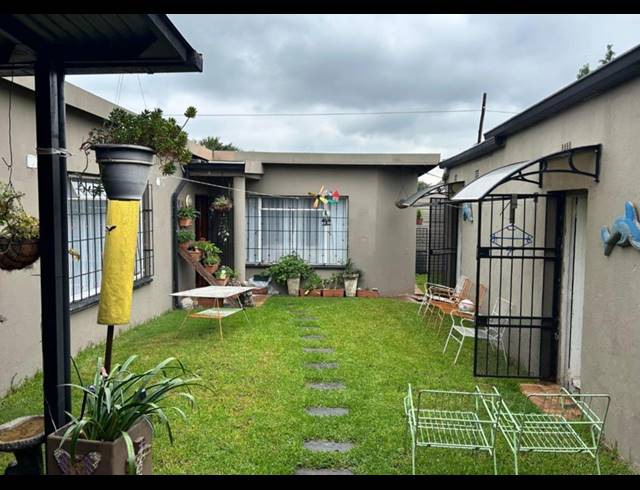 3 BEDROOM HOUSE FOR SALE IN FLORENTIA